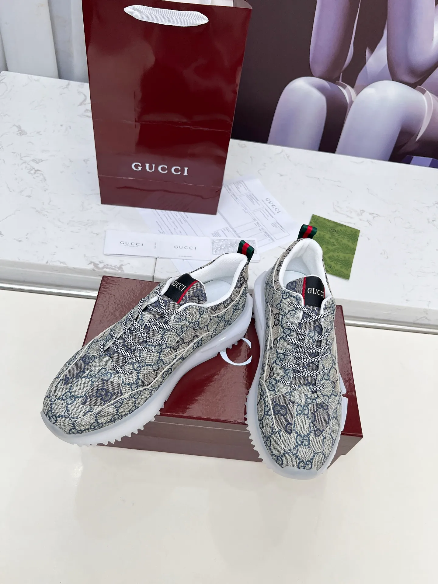Factory direct sales p560🐘🐘women's shoes women's clothing ❤️‍🔥❤️‍🔥❤️‍🔥Gucci series 2.0 sports shoes are made with heavy investment❤️‍🔥❤️‍🔥❤️‍🔥Renewed interpretation of the brand's iconic striped webbing elements😍😍When retro genes collide with futuristic design🎊🎊This new pair of Gucci shoes directly reaches the trend threshold💥 ✔️Caron color contrast + classic stripes, GG reflective piping, visual impact, and comes with high-light filter when out on the street ✔️Multi-layer structure of different materials, mesh breathability, leather shaping, outsole EVA foam and TPU combination😍😍😍Fashion and practicality online ✔️Details of double G midsole + iconic double G lock shoelaces, retro DNA is crazy and restless, and every step is based on the trendy aesthetic❤️❤���❤️❤️ Matching code: male 39-44